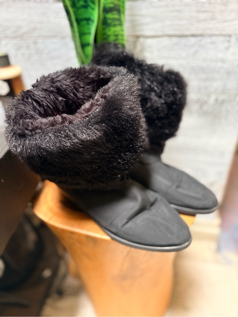 Toe Warmers | Vintage Faux-Fur Folding Cuff Winter Ankle Boots - Women's 8, Blk